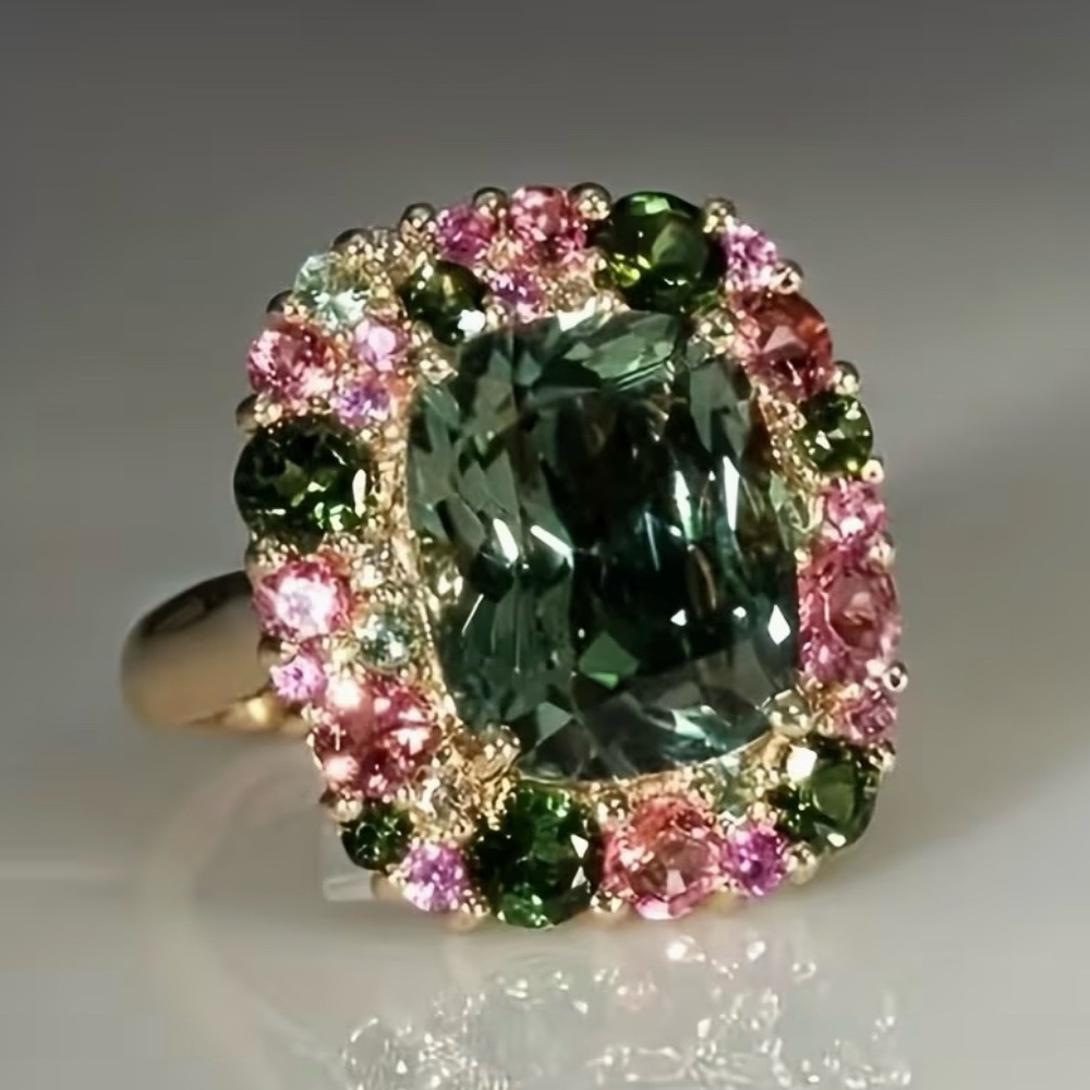 Gorgeous CZ Ring Gold Tone Size 8 - Picture 2 of 5